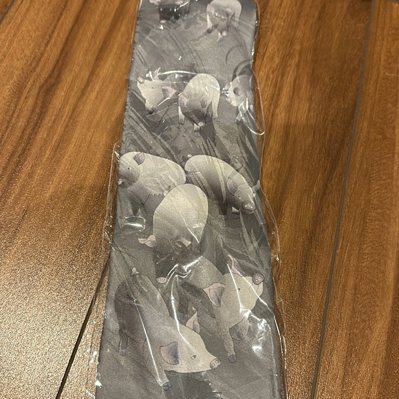 Grey Pig Necktie - Picture 3 of 3